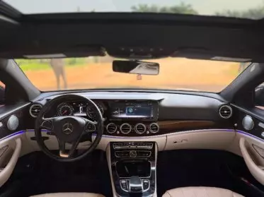 Mercedes-Benz E 300
