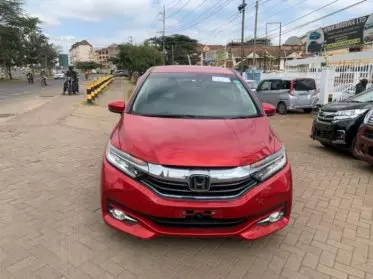Honda Fit shuttle hybrid