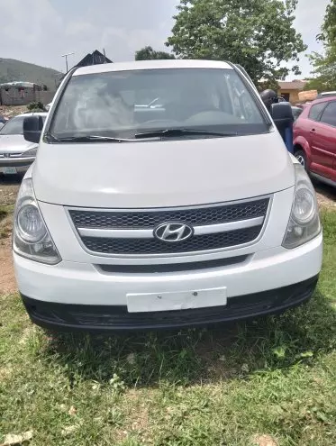 Hyundai H-1