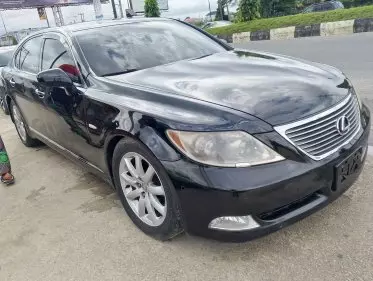 Lexus LS 460