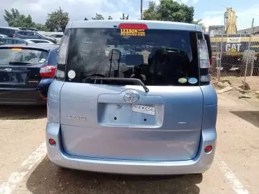 Toyota Sienta