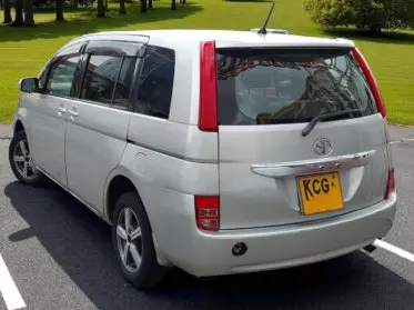 Toyota Isis