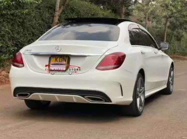 Mercedes-Benz 200