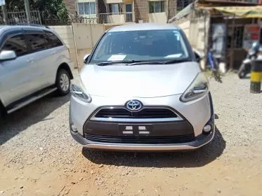 Toyota Sienta Hybrid