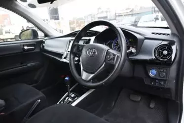 Toyota Fielder hybrid 