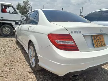 Mercedes-Benz C 200