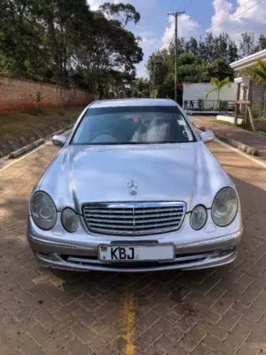 Mercedes-Benz E 200