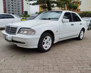 Mercedes-Benz 200