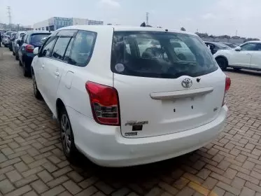 Toyota Fielder 