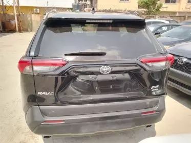 Toyota Rav 4 8AT 2.5l (Adventure Grade)