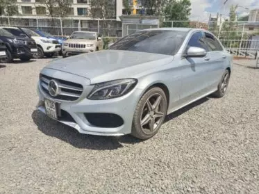 Mercedes-Benz C200