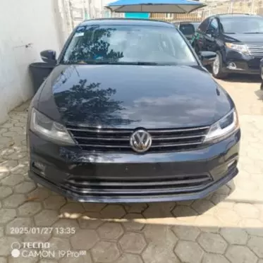 VOLKSWAGEN polo sedadan trend  ba ess