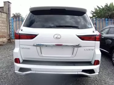Lexus LX 570