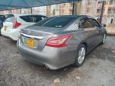 Nissan Teana