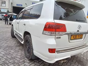 Toyota Landcruiser  V8