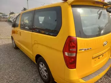 Hyundai H-1 Starex