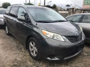 Toyota Sienna
