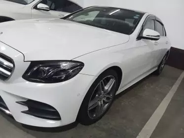 Mercedes-Benz E 200