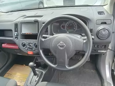 Nissan Advan