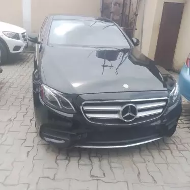 Mercedes-Benz E 300