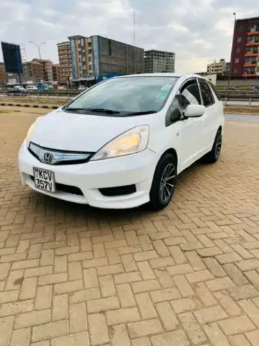 Honda Fit shuttle hybrid
