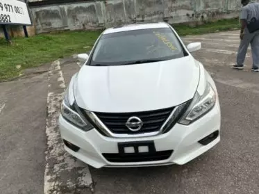 Nissan Maxima