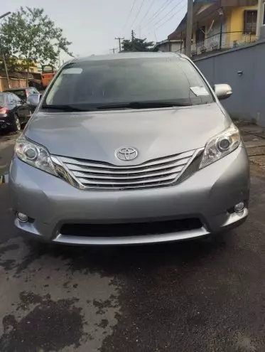 Toyota Sienna
