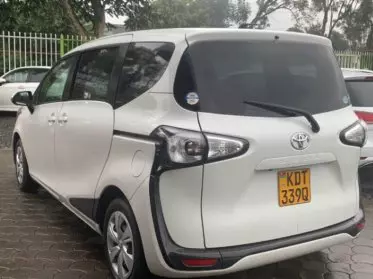Toyota Sienta