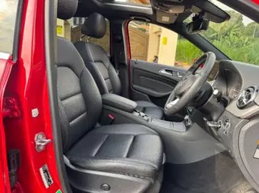 Mercedes-Benz B 180
