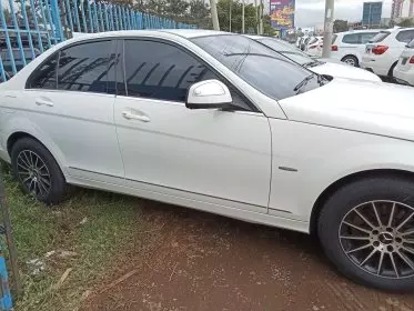 Mercedes-Benz C200