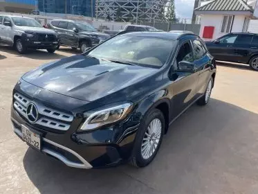 Mercedes-Benz GLA 220