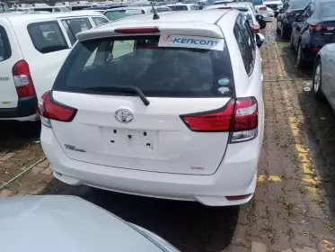 Toyota Fielder 