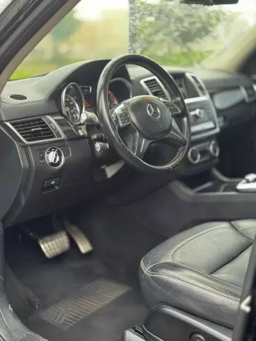 Mercedes-Benz ML 400