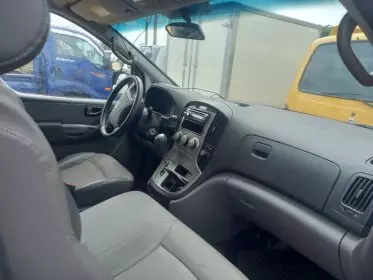 Hyundai H-1 Starex