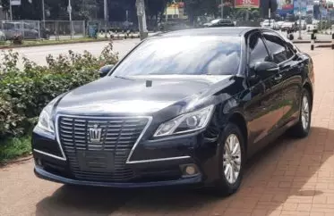 Toyota Crown Royal saloon