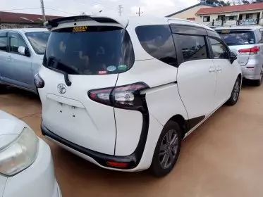 Toyota Sienta