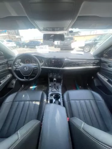 VOLKSWAGEN polo sedadan trend  ba ess