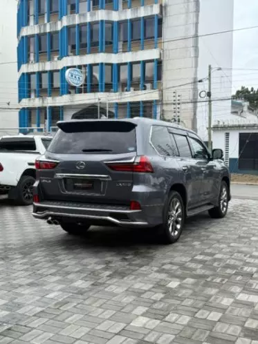 Lexus LX 570