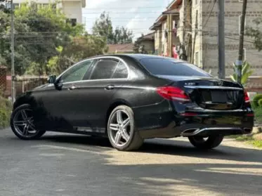 Mercedes-Benz E250