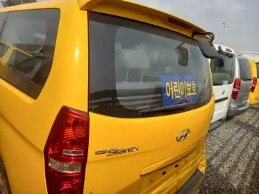 Hyundai H-1 Starex