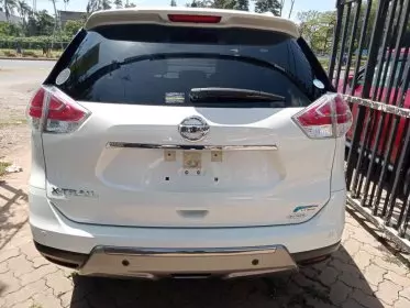 Nissan x-trail hybrid