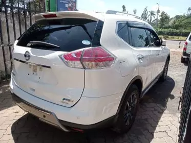 Nissan x-trail hybrid