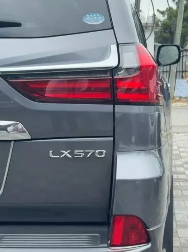 Lexus LX 570