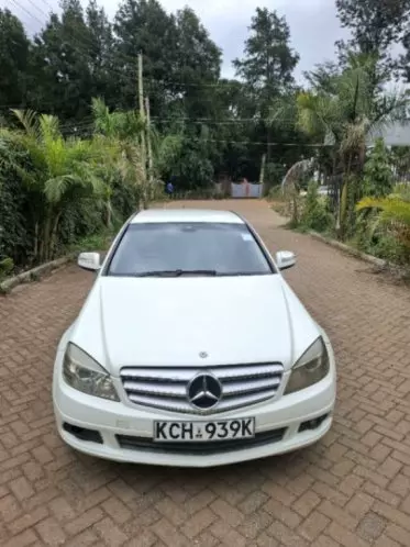 Mercedes-Benz C200