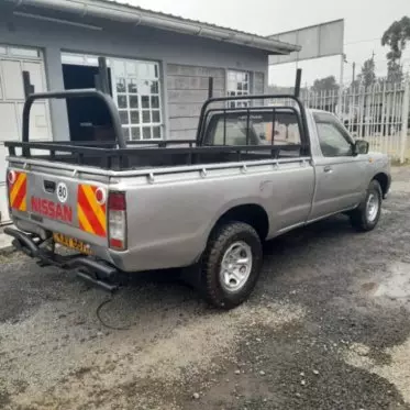Nissan NV300