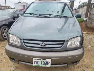 Toyota Sienna