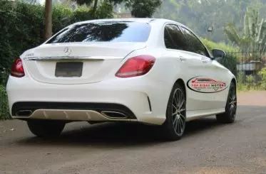 Mercedes-Benz C220