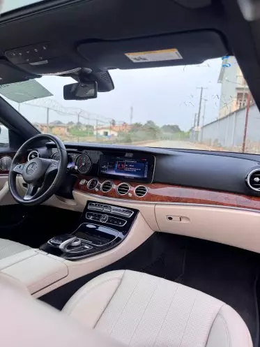Mercedes-Benz E 300