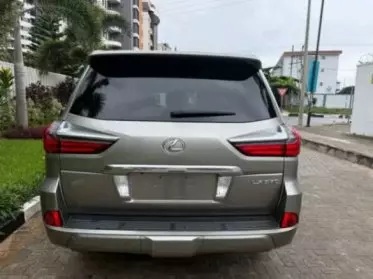 Lexus LX 570