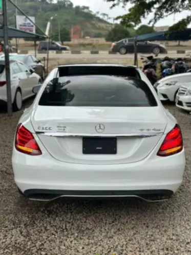 Mercedes-Benz C 300